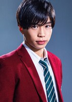 梶原颯扮する井上正也。