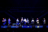 「FAKE MOTION 2021 SS LIVE SHOW」より。（撮影：田中聖太郎、立脇卓、渡邊玲奈 / 田中聖太郎写真事務所）