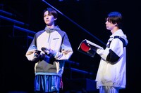 「FAKE MOTION 2021 SS LIVE SHOW」より。（撮影：田中聖太郎、立脇卓、渡邊玲奈 / 田中聖太郎写真事務所）