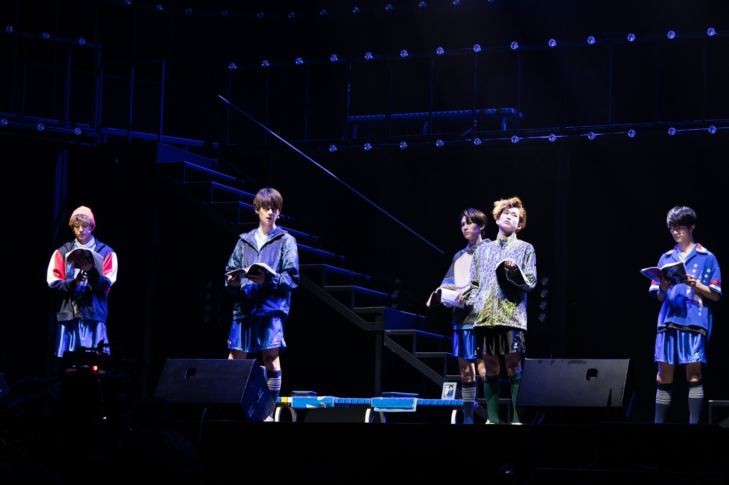「FAKE MOTION 2021 SS LIVE SHOW」より。（撮影：田中聖太郎、立脇卓、渡邊玲奈 / 田中聖太郎写真事務所）