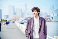 オンラインツアー「俳優 小関裕太と行く！横浜オンラインデート」より。