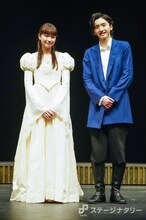 左から茅島みずき、道枝駿佑。