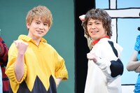 左から花村想太、中川晃教。