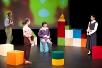 青年団「銀河鉄道の夜」江原河畔劇場公演より。