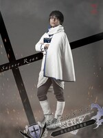 河本啓佑扮するサイネイ。