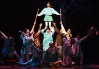 イッツフォーリーズ公演 ミュージカル「おれたちは天使じゃない」より。