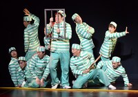 イッツフォーリーズ公演 ミュージカル「おれたちは天使じゃない」より。