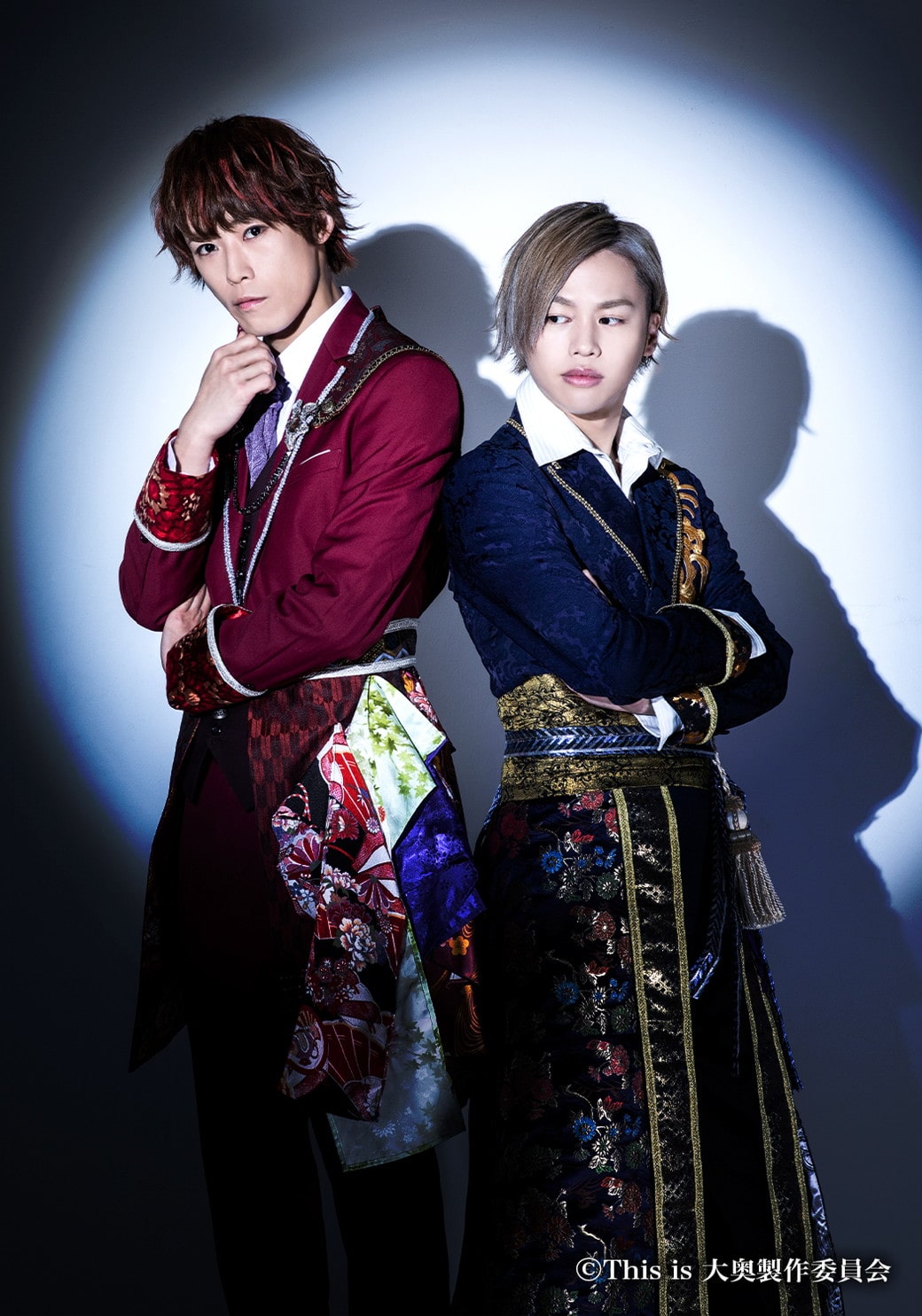 越岡裕貴と小川優が背中合わせに This Is 大奥 新ビジュアル解禁 ステージナタリー