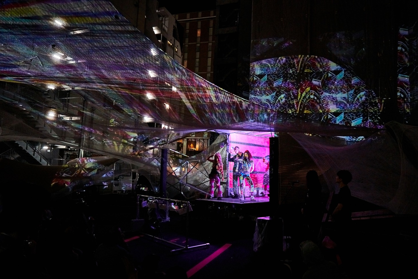 「DANCE TRUCK TOKYO」過去公演より。（photo by amano studio）