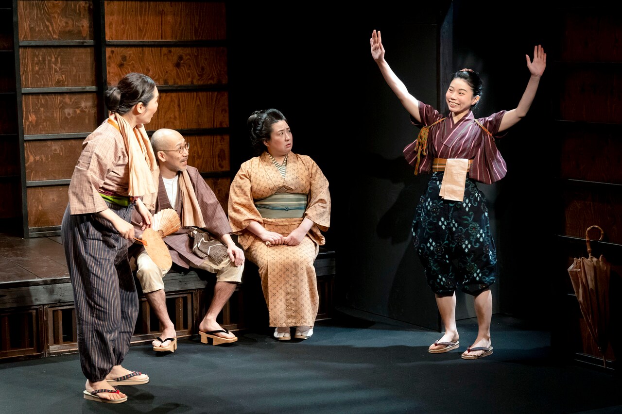 ニットキャップシアター 第40回公演「カレーと村民」大阪公演より。（撮影：脇田友）