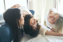 踊る「熊谷拓明」カンパニー 試作ダンス劇「ささやかに鳴く。」ビジュアル（撮影：川面健吾）