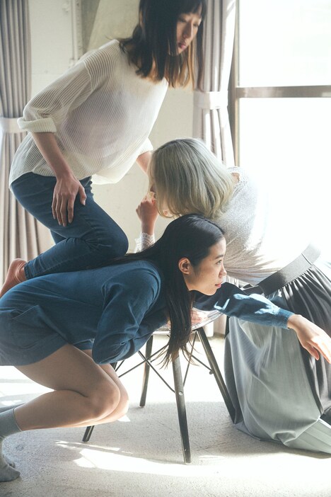 踊る「熊谷拓明」カンパニー 試作ダンス劇「ささやかに鳴く。」ビジュアル（撮影：川面健吾）