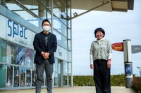 左からSPAC-静岡県舞台芸術センター制作部 丹治陽、 芸術局長 成島洋子。