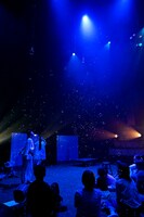 「めにみえない みみにしたい」より。（撮影：細野晋司）