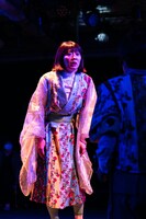 世界劇団「ひとよひとよに呱々の声」より。