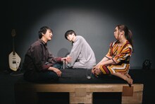 コンプソンズ 第7回公演「何を見ても何かを思い出すと思う」より。（撮影：コムラマイ）