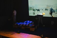 コンプソンズ 第7回公演「何を見ても何かを思い出すと思う」より。（撮影：コムラマイ）