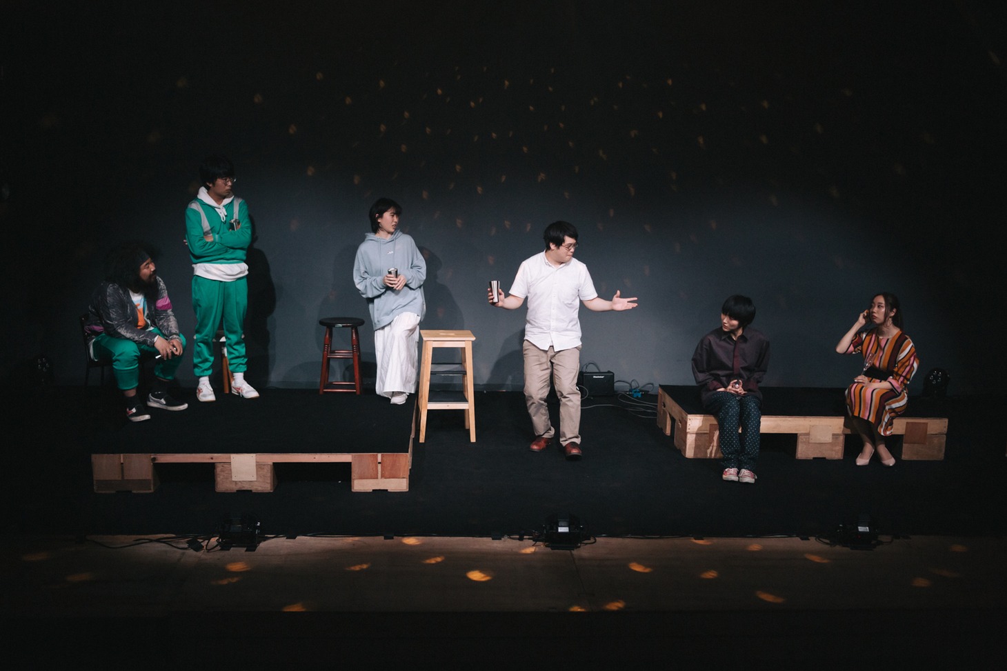 コンプソンズ 第7回公演「何を見ても何かを思い出すと思う」より。（撮影：コムラマイ）