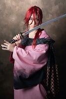 谷佳樹扮する縁。