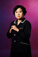 「ミュージカル『衛生』～リズム＆バキューム～」より、佐藤真弓のビジュアル。