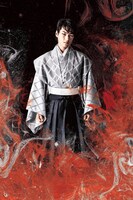 中内天摩扮する畠山義就。