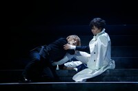 舞台「文豪ストレイドッグス DEAD APPLE」より。