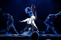 舞台「文豪ストレイドッグス DEAD APPLE」より。