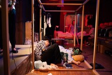 ウンゲツィーファ「自ら慰めて」より。