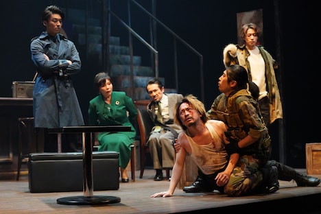 「FICTIONAL STAGE『亡国のワルツ』」より。（撮影：金丸圭）