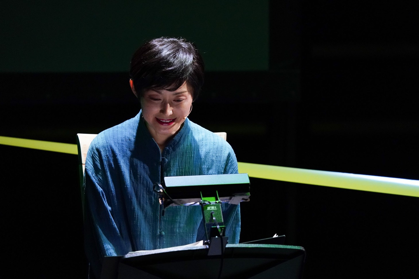 KAAT神奈川芸術劇場プロデュース リーディング公演「ポルノグラフィ」より。（撮影：中村彰）