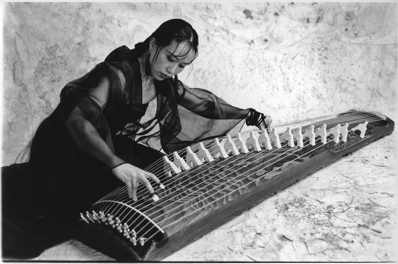 “ハイパー箏奏者”八木美知依のリサイタルが愛知県芸術劇場で