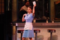 ミュージカル「WAITRESS ウェイトレス」より。(c)東宝演劇部