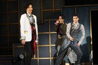 「This is 大奥」より。（撮影：立川賢一［studio cyan］、福島正大）