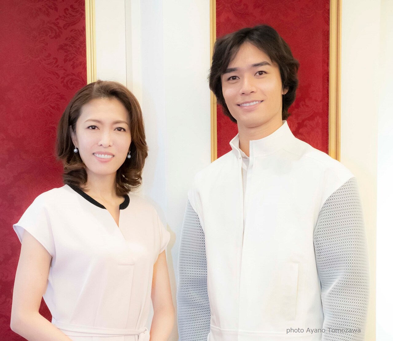 左から安蘭けい、東京バレエ団の柄本弾。