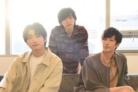 左から木村達成、平間壮一、水田航生。