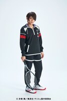 毎熊宏介扮する神尾アキラ。