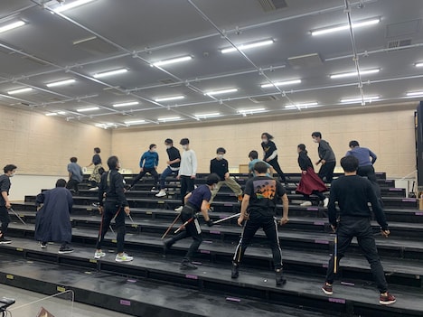 PARCO PRODUCE 2021「ピサロ」（原題：The Royal Hunt of The Sun）稽古の様子。