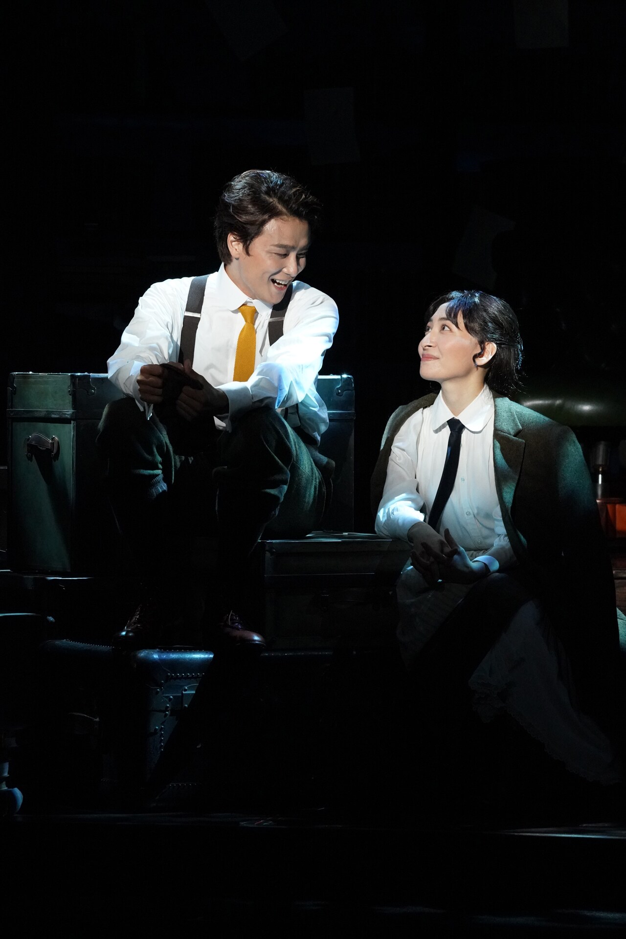 ミュージカル「ダディ・ロング・レッグズ」より、ジルーシャ・アボット役の坂本真綾(右)と。(写真提供:東宝演劇部)