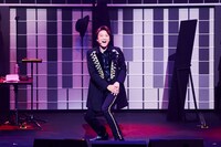 「井上芳雄 by MYSELF スペシャルライブ 20th Anniversary Live Tour」千葉公演より。