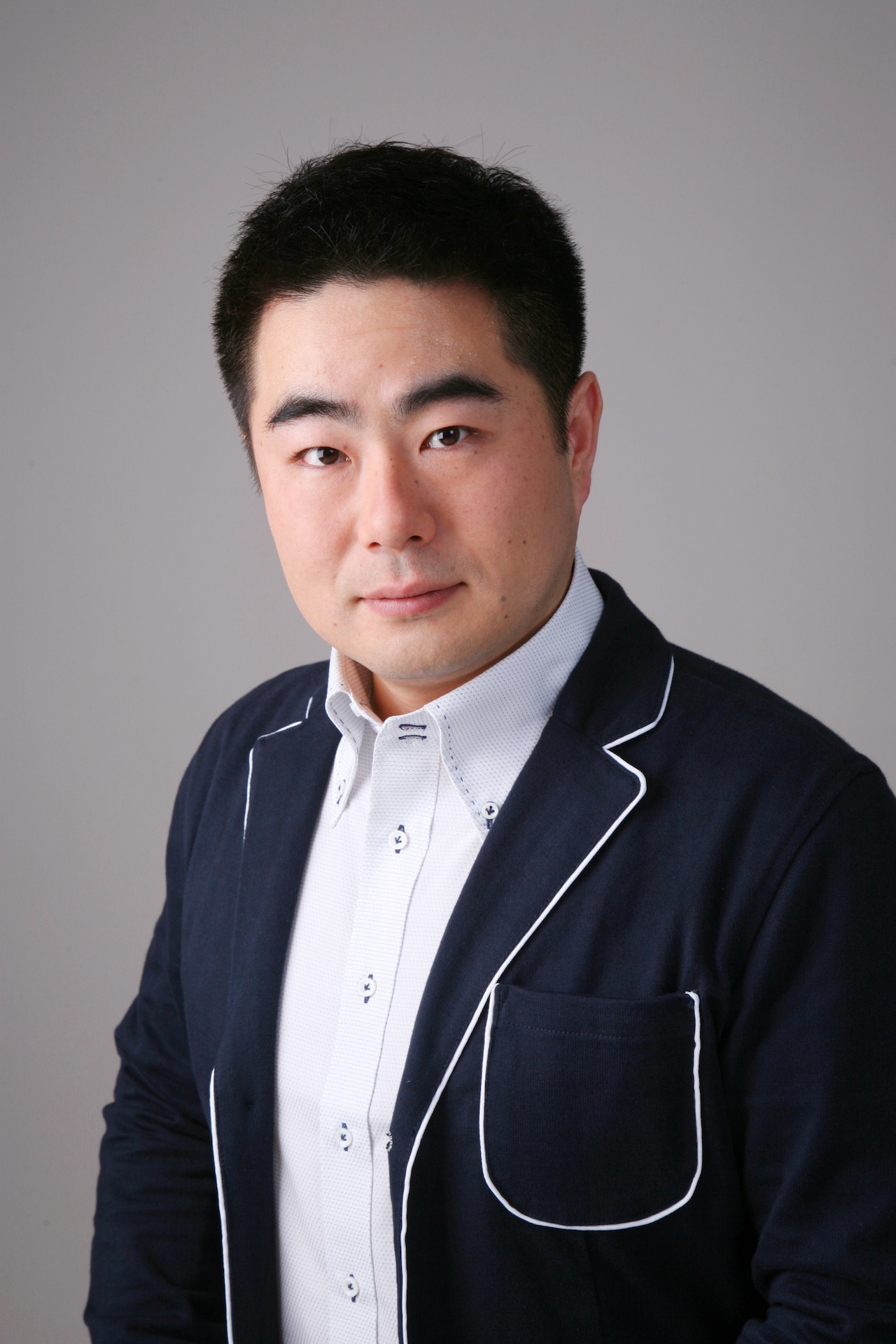 岸槌隆至