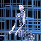 全知全能AIから“異端”扱いされた少年は…新国立劇場「スーパーエンジェル」世界初演