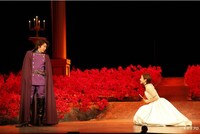 彩の国シェイクスピア・シリーズ第37弾「終わりよければすべてよし」より。（撮影：渡部孝弘）