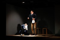 劇団競泳水着 第20回公演「夜から夜まで」より。（撮影：下田直樹）