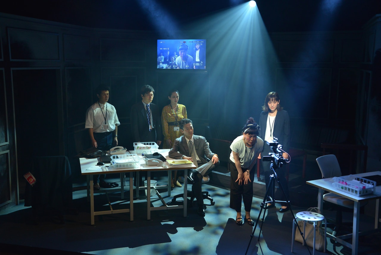 テレビ局と政治家の攻防描く「おかめはちもく」開幕、中津留章仁「政治家の本質に触れて」