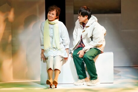 「アカシアの雨が降る時」より。