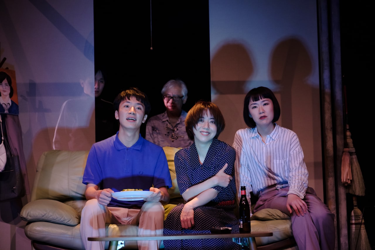 池田亮「たくさん楽しんでもらえるよう作りました」、ゆうめい「姿」が芸劇で開幕