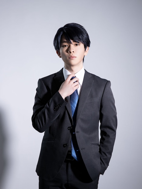 野口準扮する橘直人。