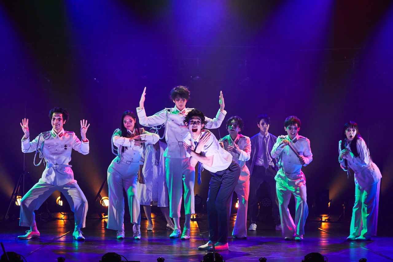 柿喰う客が総勢20名で立ち上げる「滅多滅多」開幕、田中穂先「最新作にして野心作」