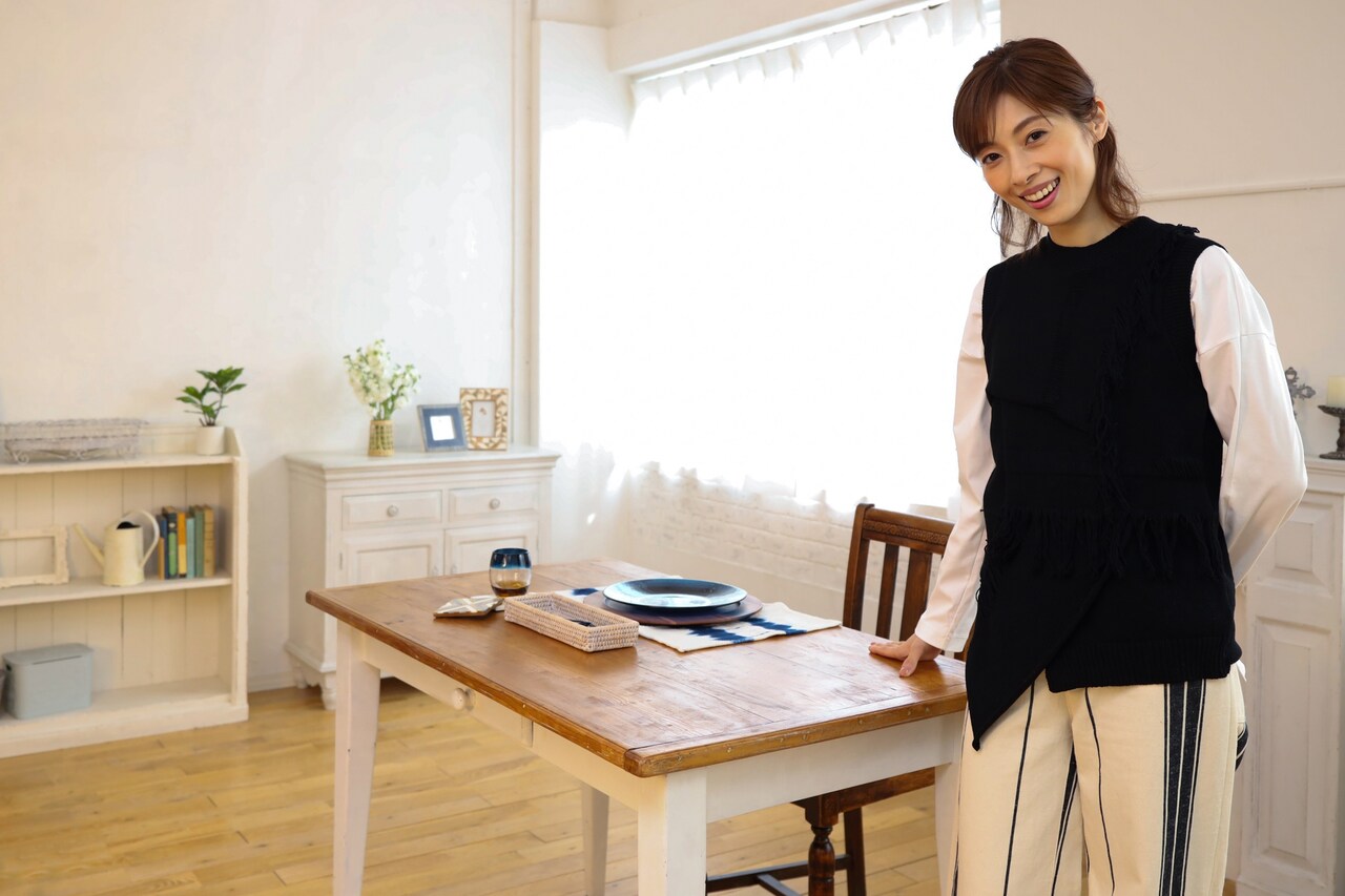 インテリアのテーマは“大人マリン”「明日海りおのアトリエ」本日から配信