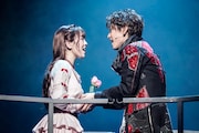 黒羽麻璃央・甲斐翔真らが挑む「ロミオ&ジュリエット」開幕、ライブ配信も決定